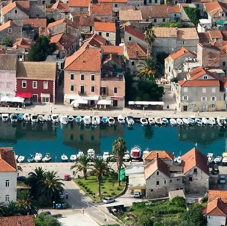 Appartamento Gambo Jelsa (Hvar)